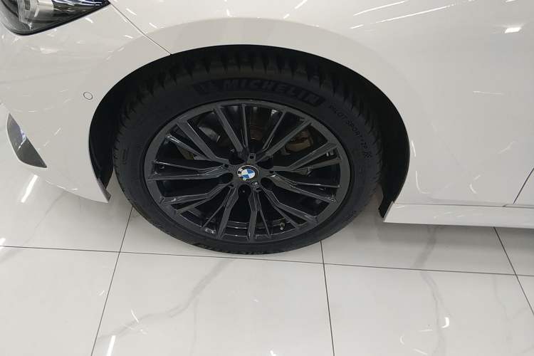 Used BMW 3 Series 2023 325i M Sport Night Edition Package Exterior 4