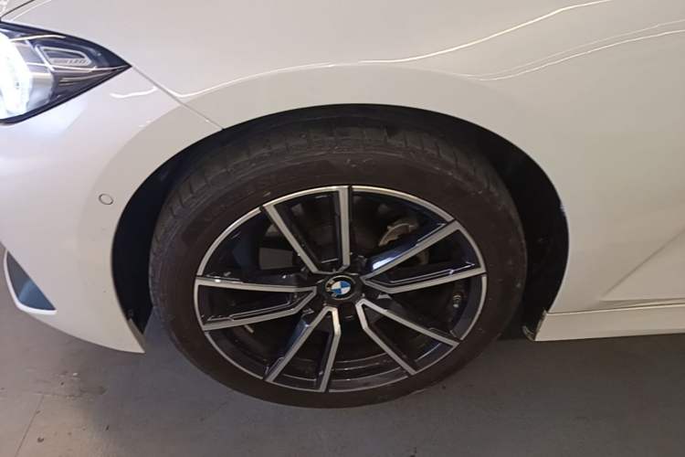 Used BMW 3 Series 2023 325Li M Sport Package Exterior 4