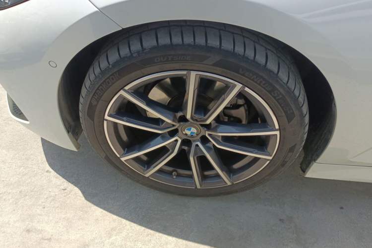 Used BMW 3 Series 2023 325Li M Sport Package Exterior 4