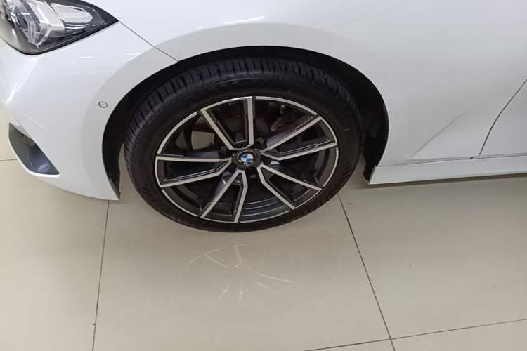 Used BMW 3 Series 2023 325Li xDrive M Sport Package Exterior 4