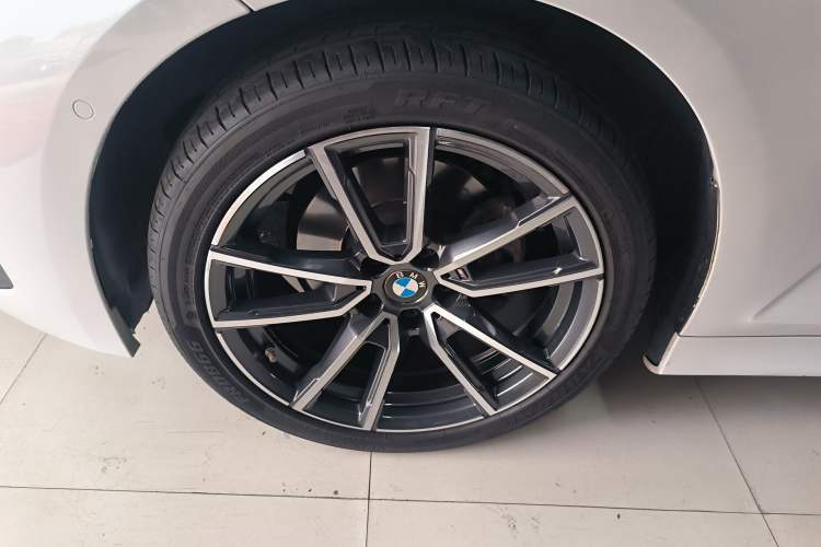 Used BMW 3 Series 2023 320Li M Sport Package Exterior 4