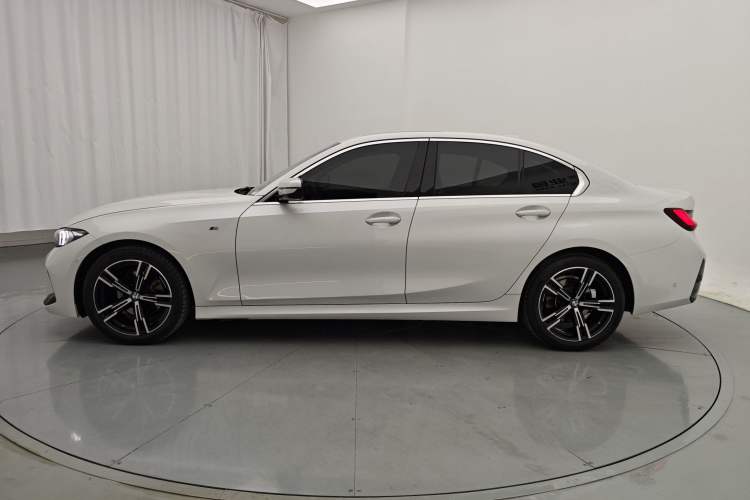 Used BMW 3 Series 2023 325i M Sport Package Exterior 4