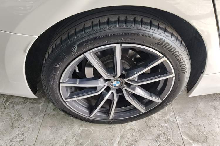 Used BMW 3 Series 2023 325Li M Sport Package Exterior 5