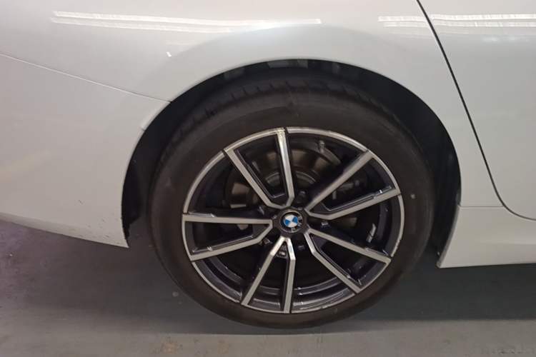 Used BMW 3 Series 2023 325Li M Sport Package Exterior 5
