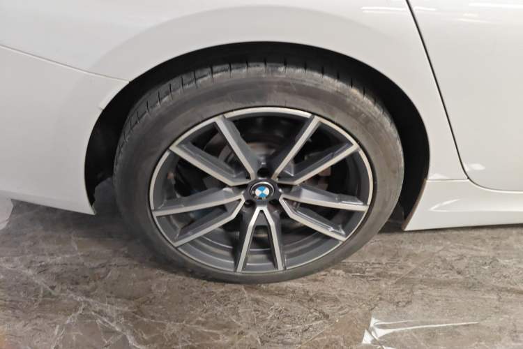 Used BMW 3 Series 2023 325Li M Sport Package Exterior 5