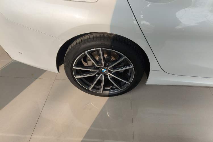 Used BMW 3 Series 2023 325Li M Sport Package Exterior 5