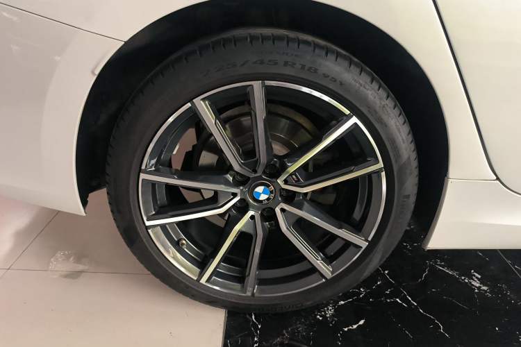 Used BMW 3 Series 2023 320Li M Sport Package Exterior 5
