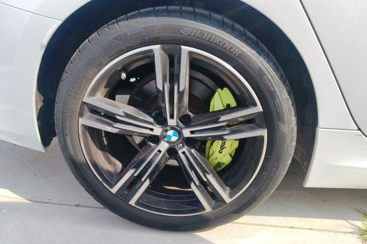 Used BMW 3 Series 2023 325i M Sport Package Exterior 5