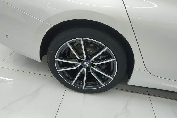 Used BMW 3 Series 2023 325Li M Sport Package Exterior 5