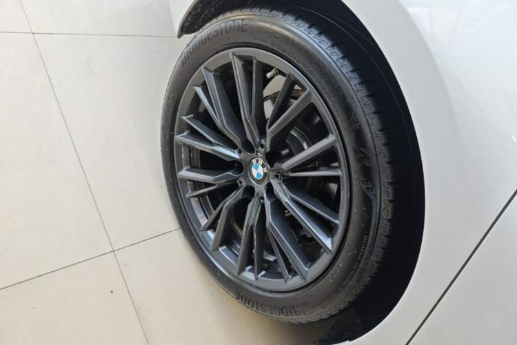 Used BMW 3 Series 2023 325Li M Sport Night Edition Package Exterior 5
