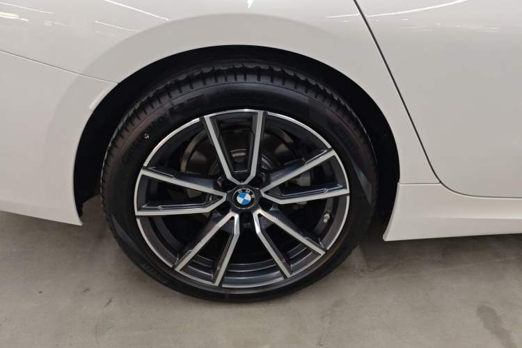 Used BMW 3 Series 2023 325Li M Sport Package Exterior 5