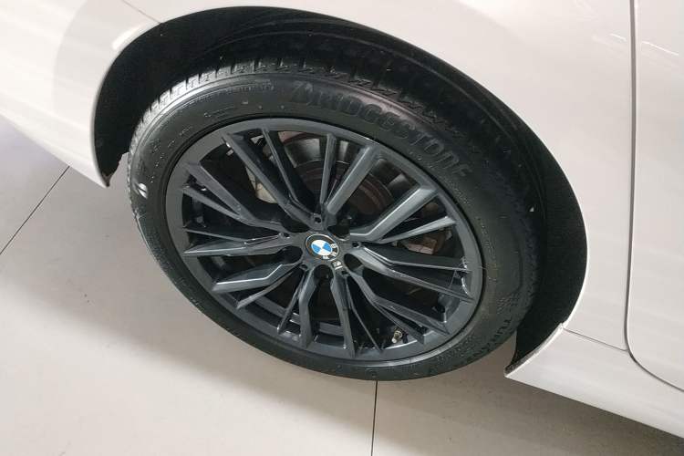 Used BMW 3 Series 2023 325Li M Sport Night Edition Package Exterior 5