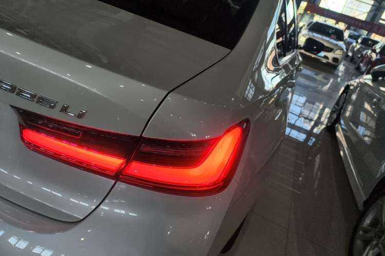 Used BMW 3 Series 2023 325Li M Sport Package Exterior 6