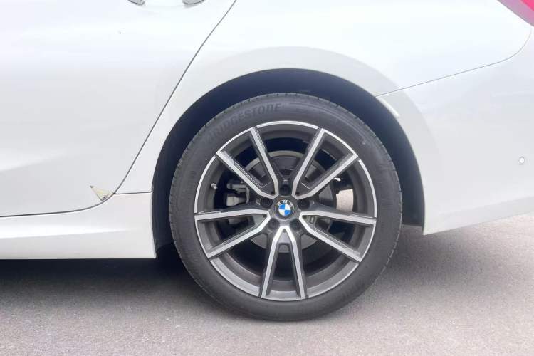 Used BMW 3 Series 2023 325Li M Sport Package Exterior 6