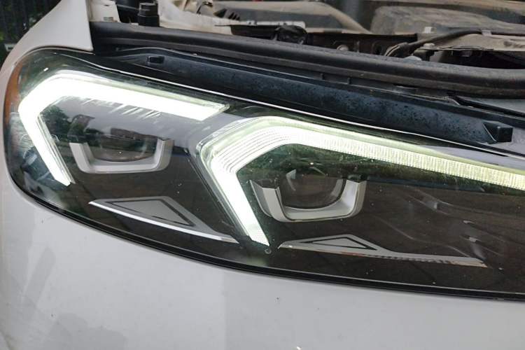 Used BMW 3 Series 2023 325i M Sport Package Exterior 6