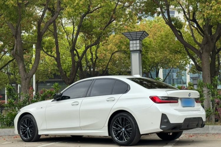 Used BMW 3 Series 2023 325i M Sport Night Edition Package Exterior 6