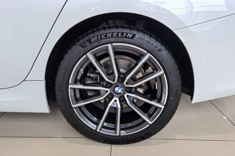 Used BMW 3 Series 2023 325Li M Sport Package Exterior 7
