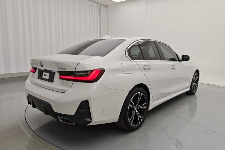 Used BMW 3 Series 2023 325i M Sport Package Exterior 7