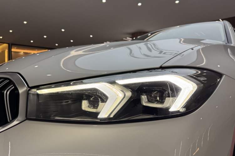 Used BMW 3 Series 2023 320Li M Sport Package Exterior 8
