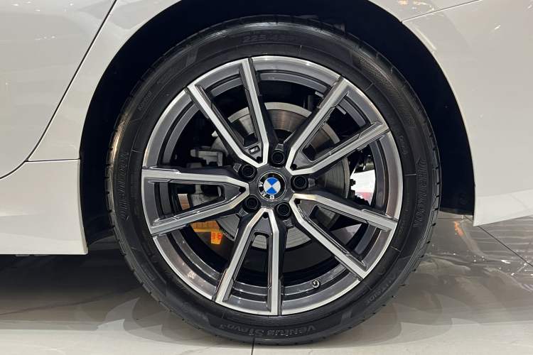 Used BMW 3 Series 2023 325Li M Sport Package Exterior 8