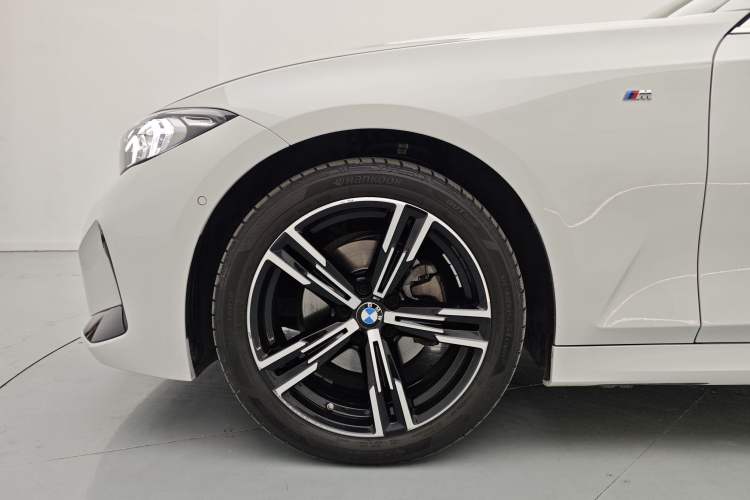Used BMW 3 Series 2023 325i M Sport Package Exterior 9