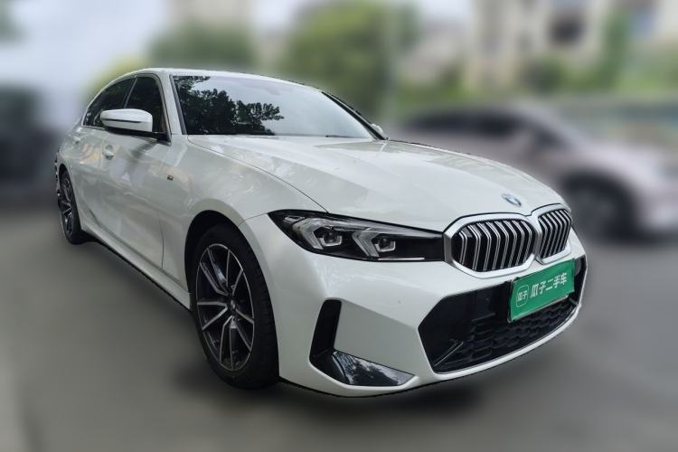 Used BMW 3 Series 2023 320Li M Sport Package Front Right 45 Deg