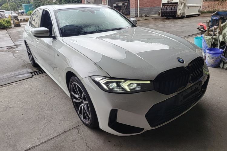 Used BMW 3 Series 2023 320Li M Sport Package Front Right 45 Deg