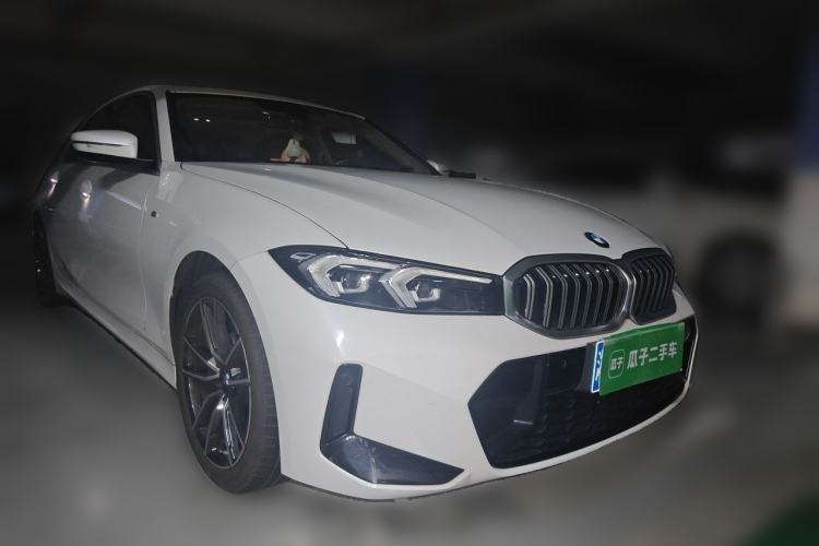 Used BMW 3 Series 2023 320Li M Sport Package Front Right 45 Deg