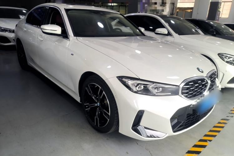 Used BMW 3 Series 2023 325i M Sport Package Front Right 45 Deg
