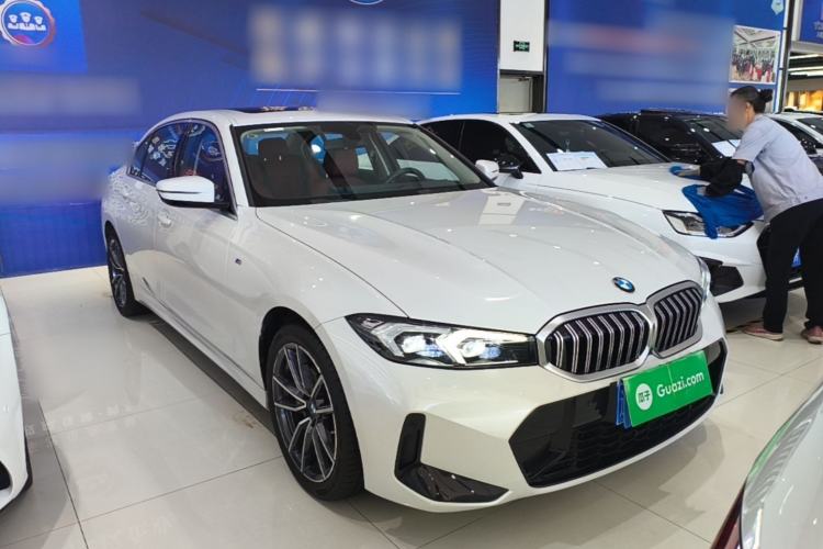 Used BMW 3 Series 2023 320Li M Sport Package Front Right 45 Deg