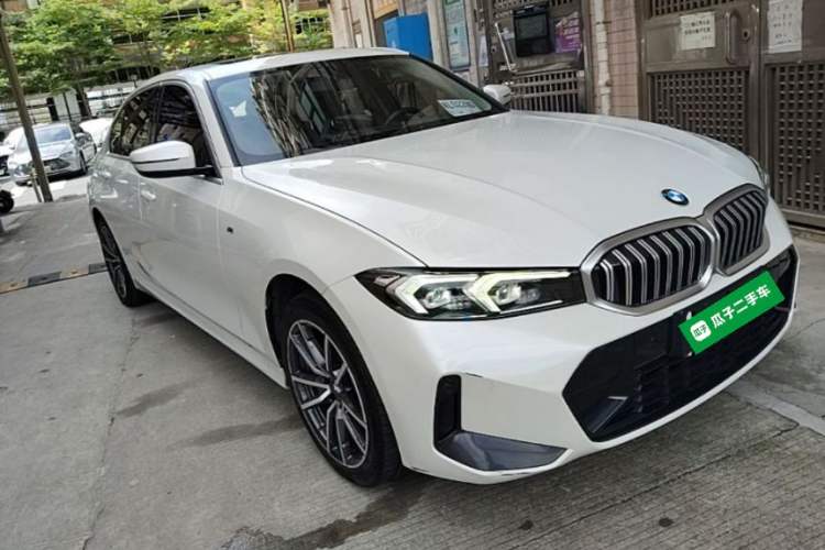Used BMW 3 Series 2023 320Li M Sport Package Front Right 45 Deg