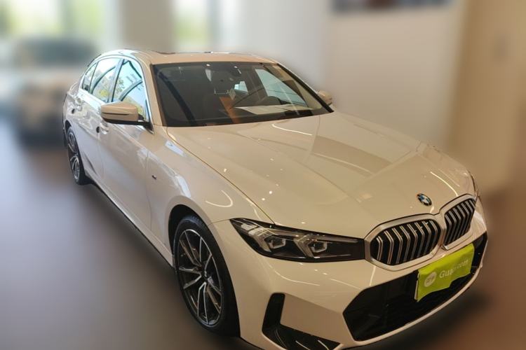 Used BMW 3 Series 2023 320Li M Sport Package Front Right 45 Deg