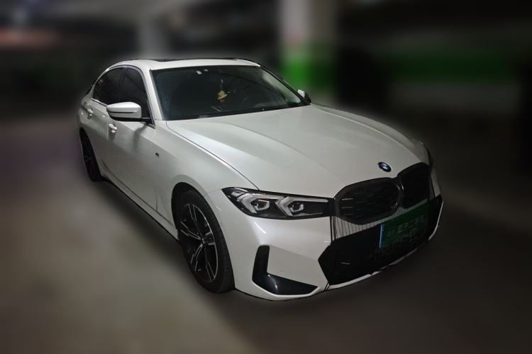 Used BMW 3 Series 2023 325i M Sport Package Front Right 45 Deg