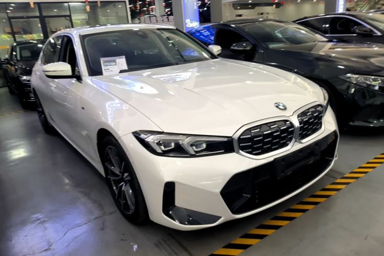 Used BMW 3 Series 2023 325Li M Sport Package Front Right 45 Deg