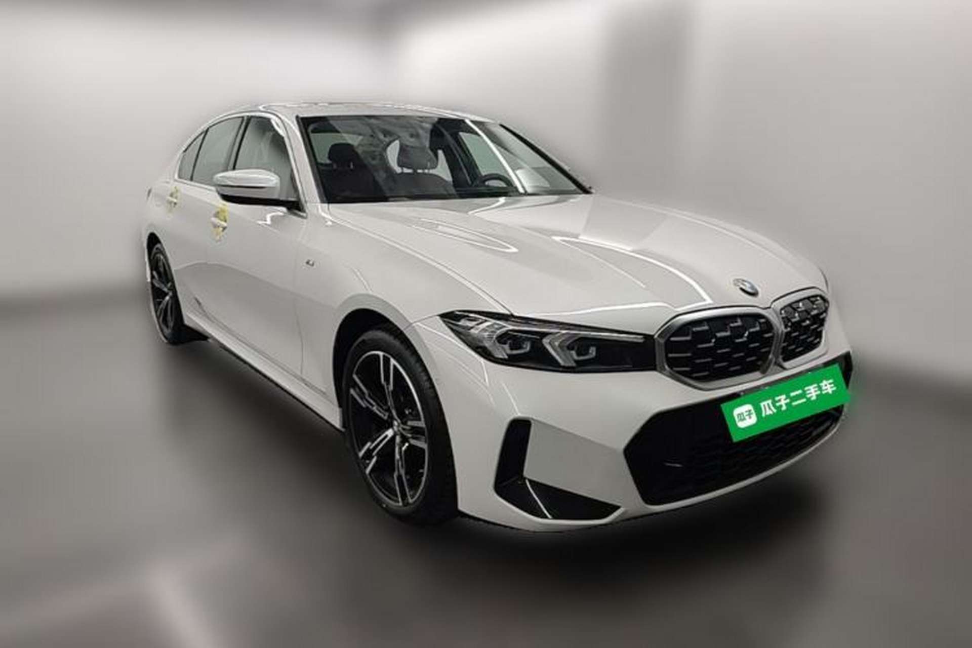 Used BMW 3 Series 2023 325i M Sport Package Front Right 45 Deg