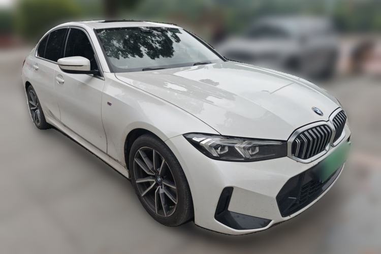 Used BMW 3 Series 2023 320i M Sport Package Front Right 45 Deg