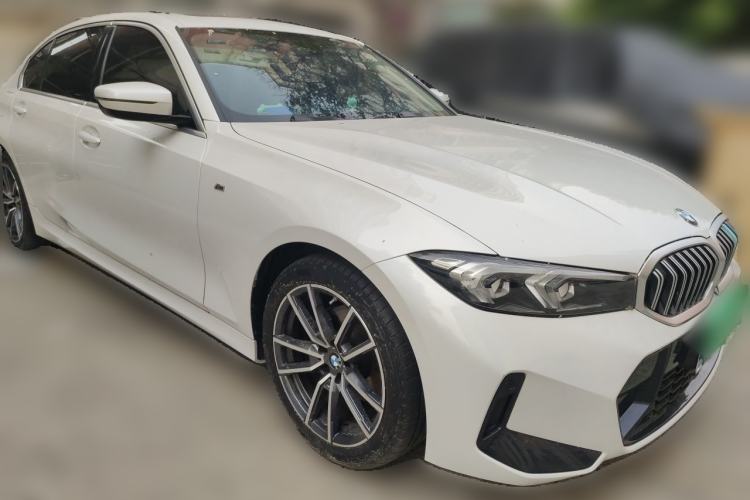 Used BMW 3 Series 2023 320Li M Sport Package Front Right 45 Deg