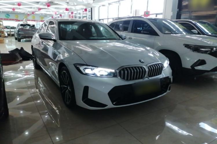Used BMW 3 Series 2023 320Li M Sport Package Front Right 45 Deg