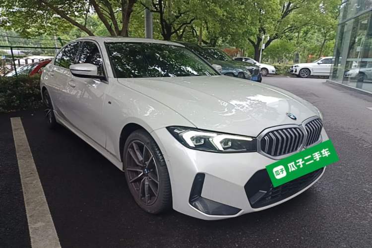 Used BMW 3 Series 2023 320Li M Sport Package Front Right 45 Deg