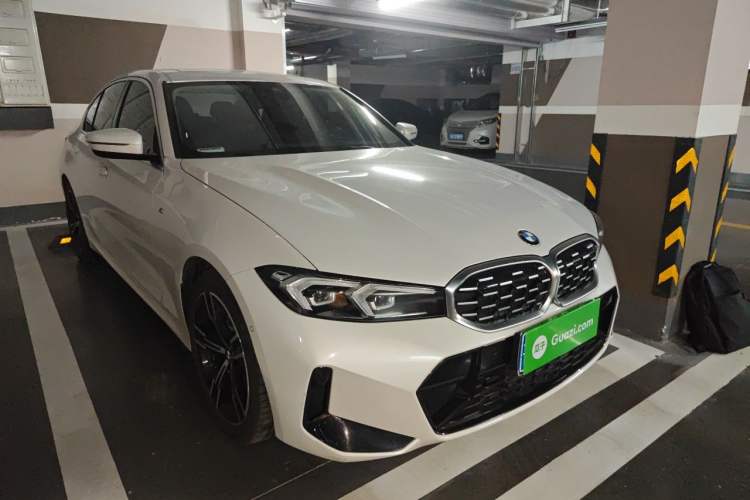Used BMW 3 Series 2023 325i M Sport Package Front Right 45 Deg