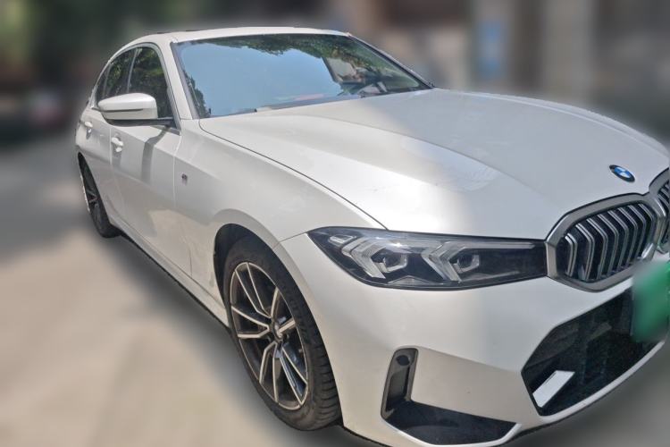 Used BMW 3 Series 2023 320i M Sport Package Front Right 45 Deg