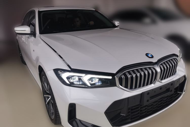 Used BMW 3 Series 2023 320Li M Sport Package Front Right 45 Deg
