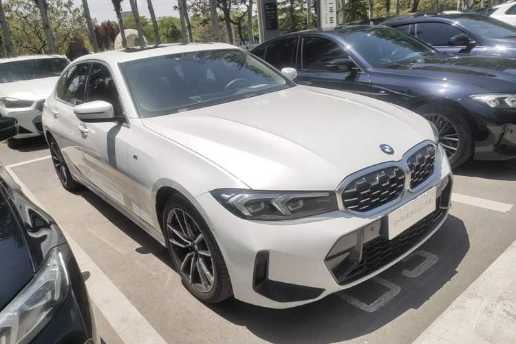 Used BMW 3 Series 2023 325Li M Sport Package Front Right 45 Deg