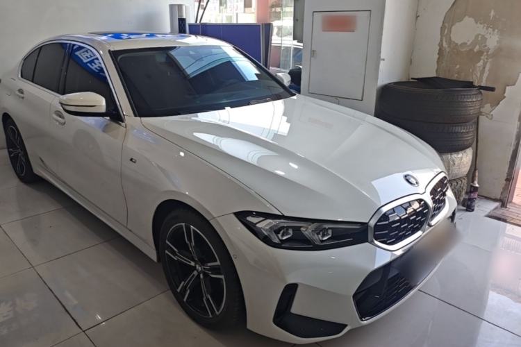 Used BMW 3 Series 2023 325i M Sport Package Front Right 45 Deg
