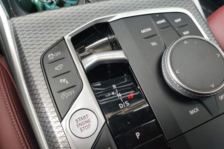 Used BMW 3 Series 2023 325i M Sport Night Edition Package Gear Lever