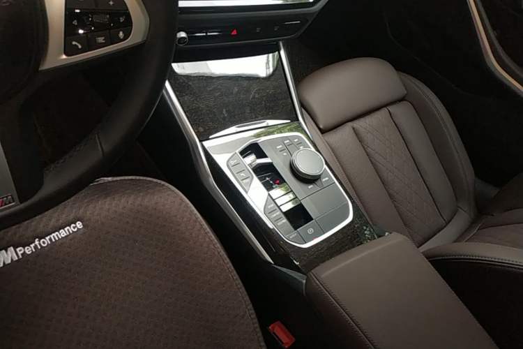 Used BMW 3 Series 2023 325Li M Sport Package Gear Lever