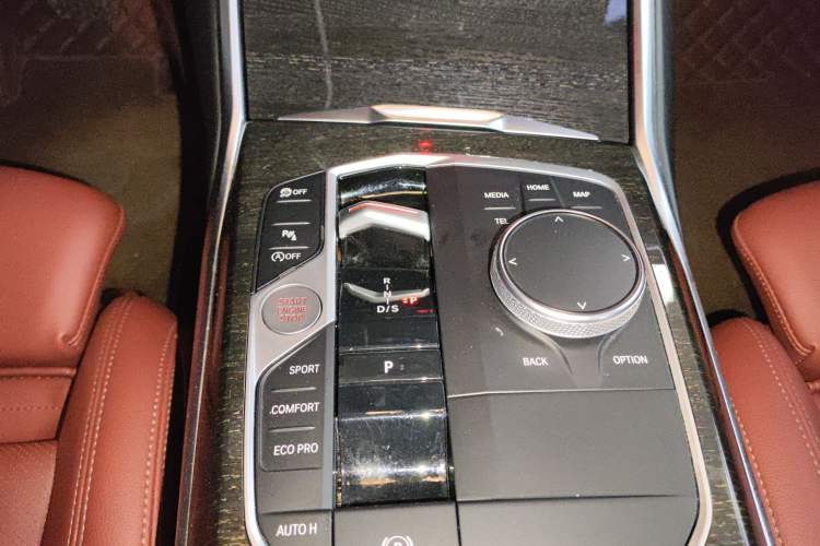 Used BMW 3 Series 2023 325Li M Sport Package Gear Lever