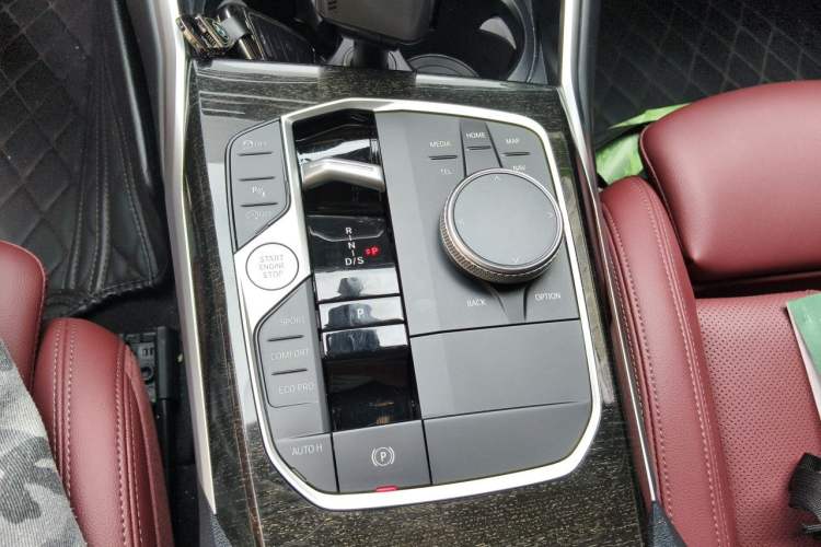 Used BMW 3 Series 2023 325Li M Sport Package Gear Lever