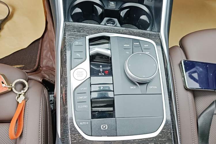 Used BMW 3 Series 2023 325Li M Sport Package Gear Lever