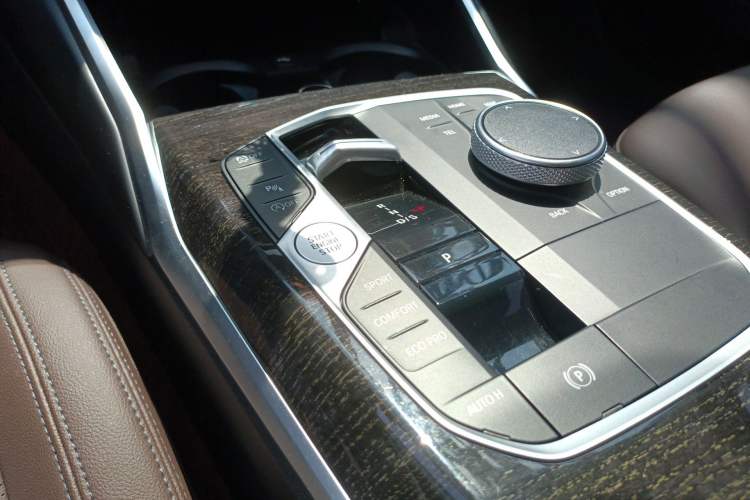 Used BMW 3 Series 2023 325Li M Sport Package Gear Lever